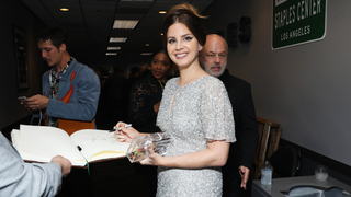 Lana Del Rey, Please Wear a REAL Mask Next Time